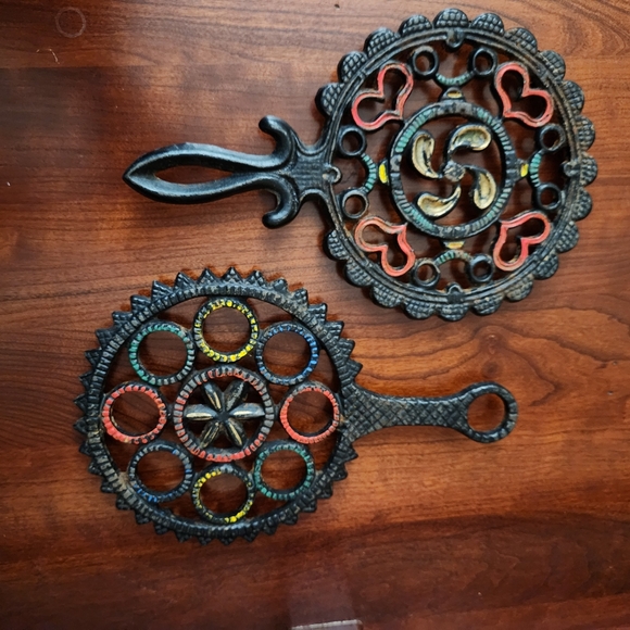 VINTAGE T-9 "Hex" John Zimmerman Harner Cast Iron Trivet 9X5 - Picture 4 of 11